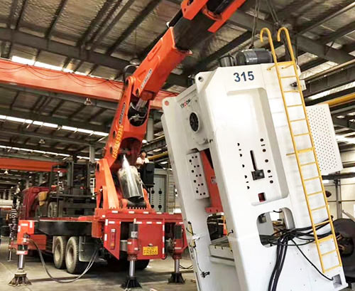 绍兴越城附近随车吊出租，轻松解决运输难题