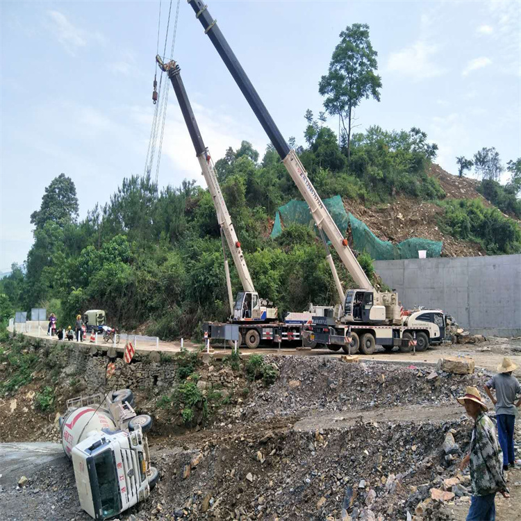 绍兴越城汽车掉沟里叫吊车救援要多少钱
